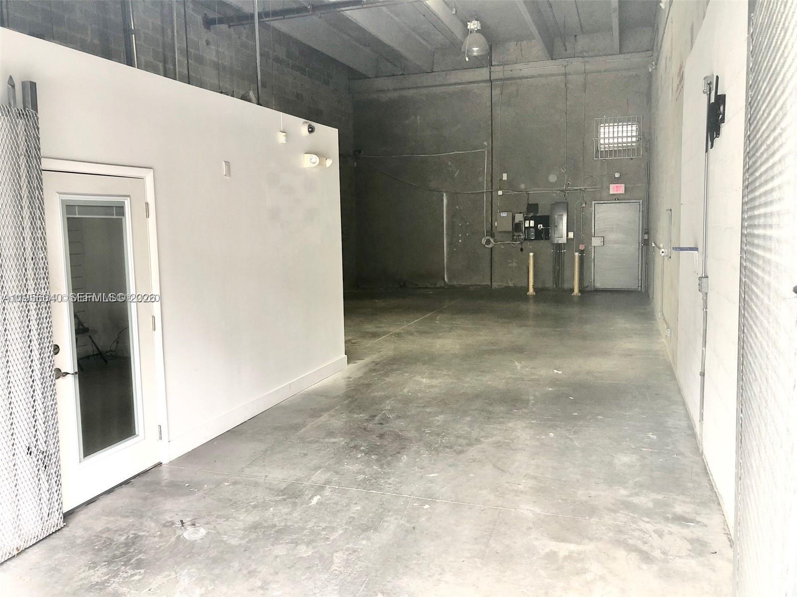 210  /   sq. ft. $ 2026-02-02 0 Photo