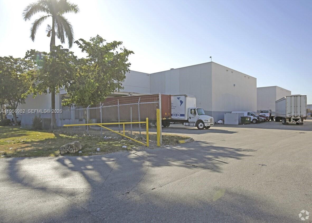   /   sq. ft. $ 2026-02-02 0 Photo