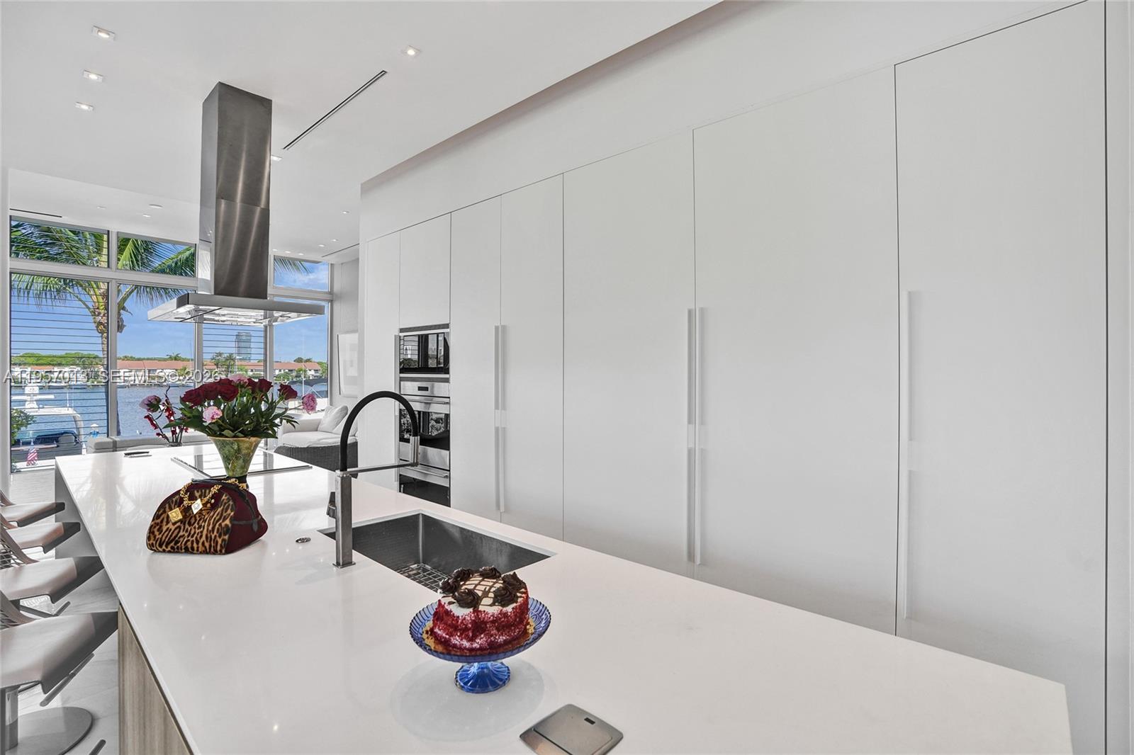 Photo of 3750 Yacht Club Dr  (3750), Aventura, Florida, 33180 - 