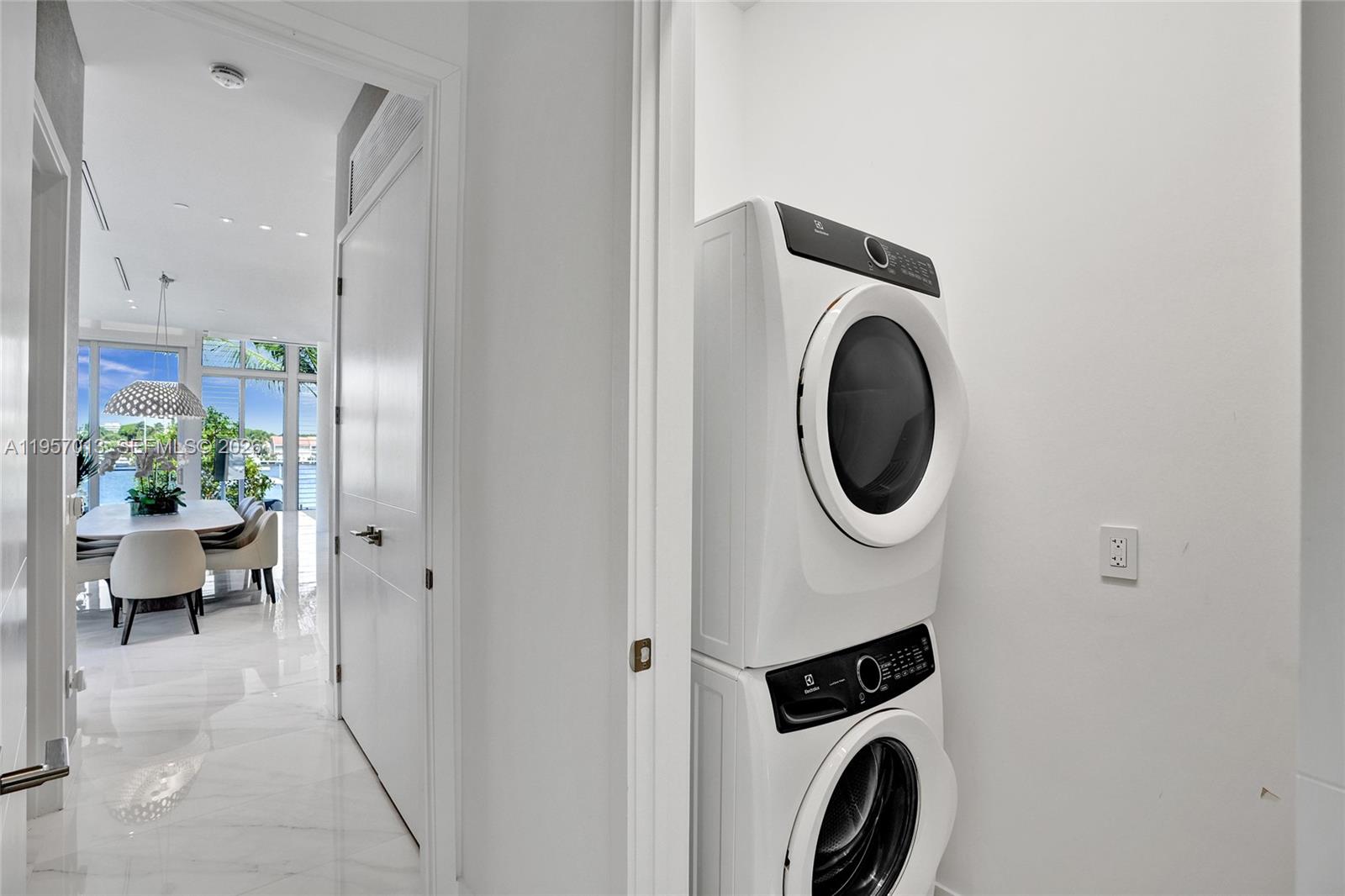 Photo of 3750 Yacht Club Dr  (3750), Aventura, Florida, 33180 - 