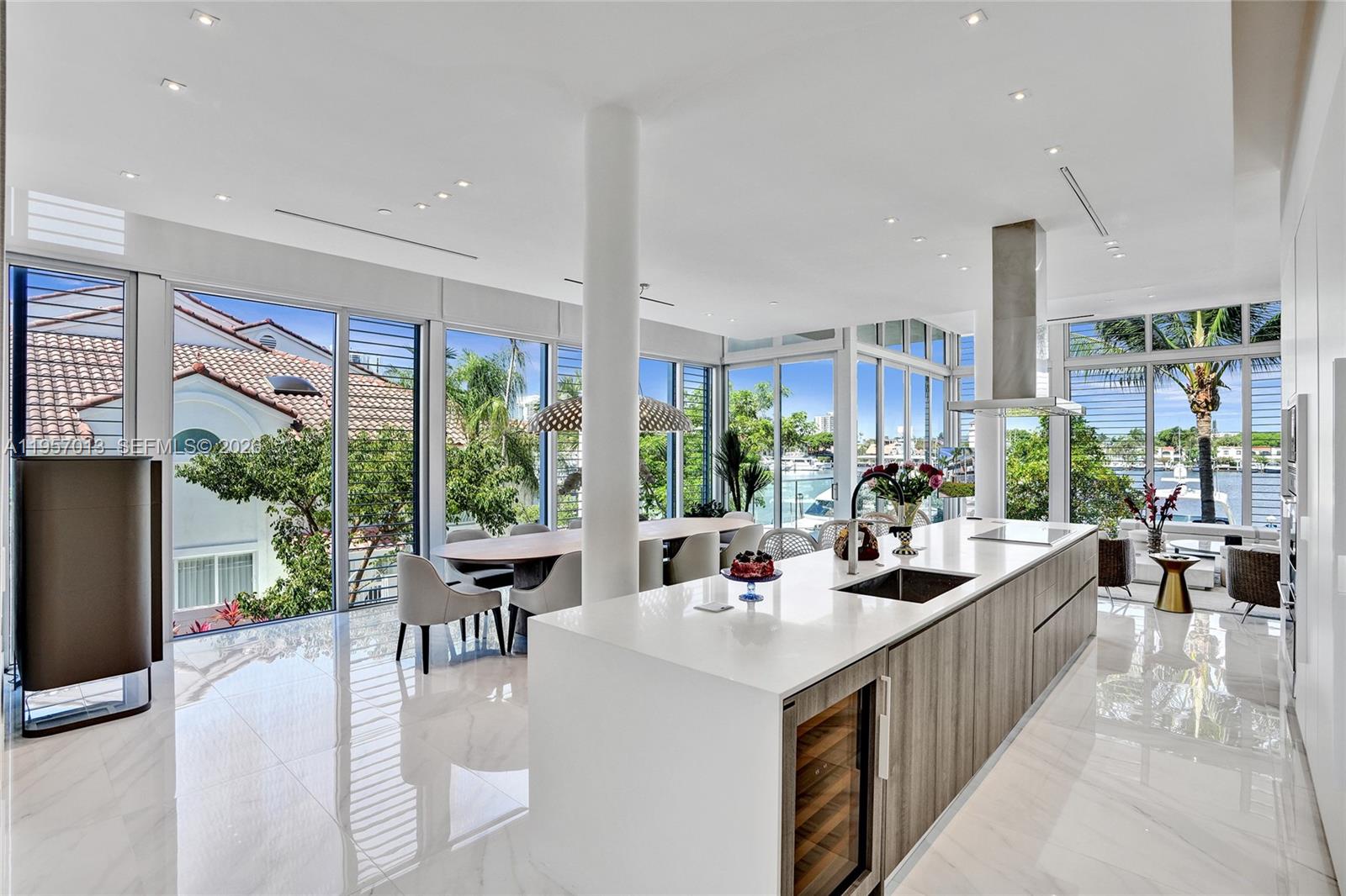 Photo of 3750 Yacht Club Dr  (3750), Aventura, Florida, 33180 - 