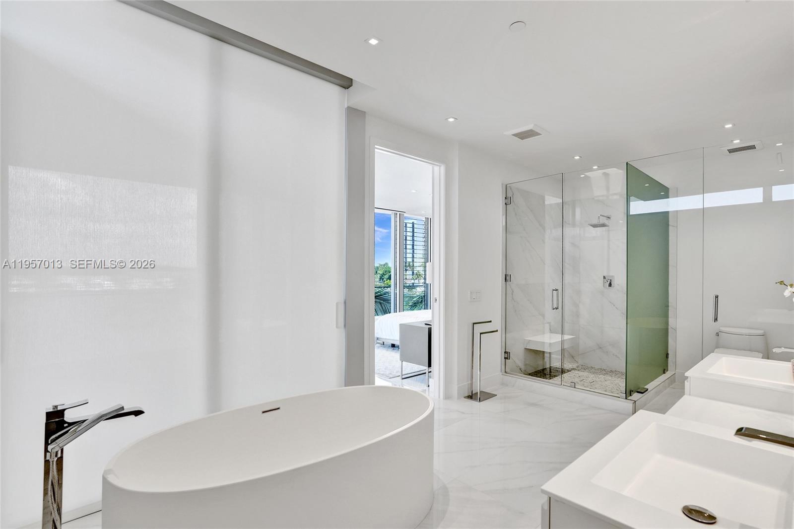 Photo of 3750 Yacht Club Dr  (3750), Aventura, Florida, 33180 - 