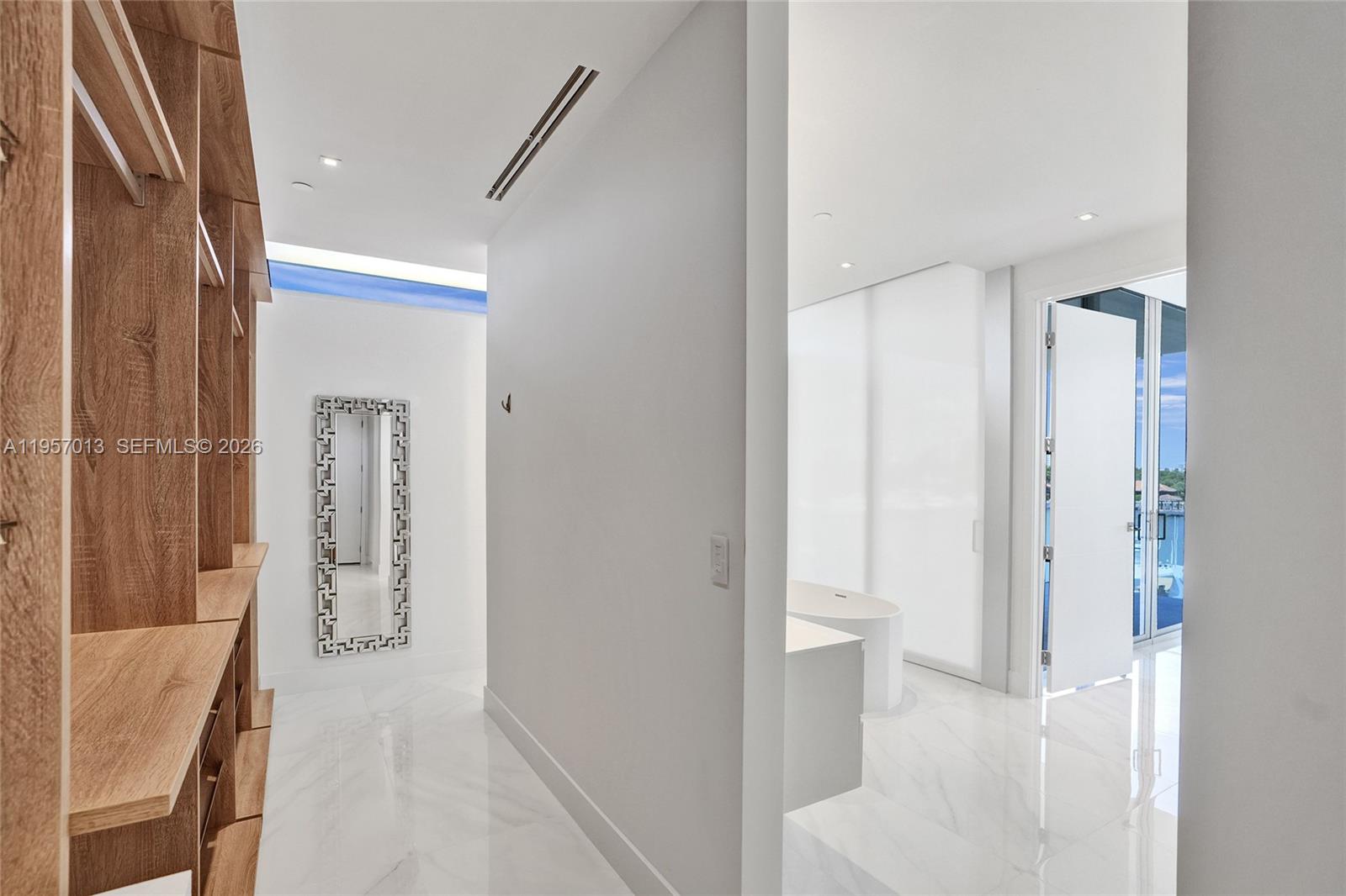 Photo of 3750 Yacht Club Dr  (3750), Aventura, Florida, 33180 - 