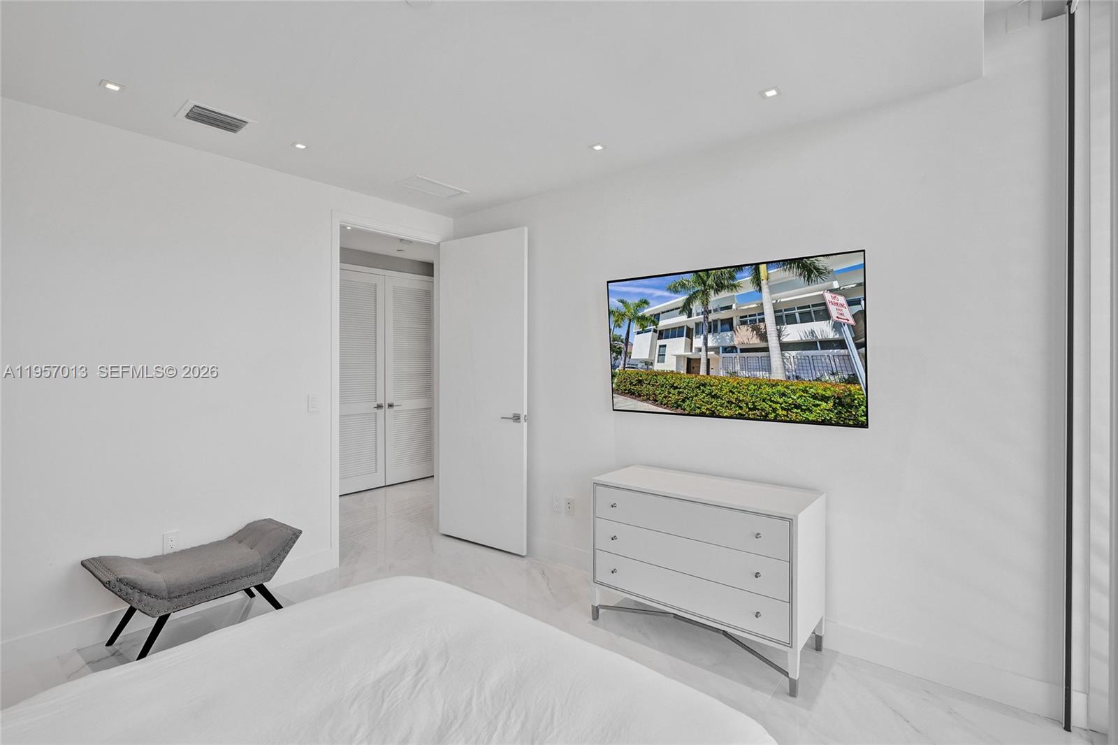 Photo of 3750 Yacht Club Dr  (3750), Aventura, Florida, 33180 - 