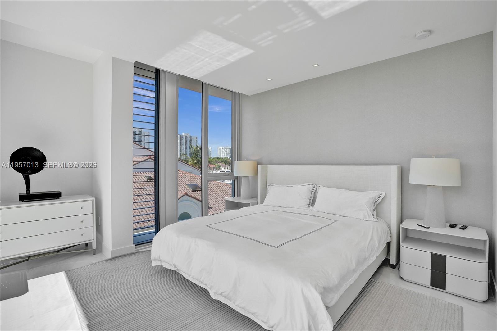Photo of 3750 Yacht Club Dr  (3750), Aventura, Florida, 33180 - 