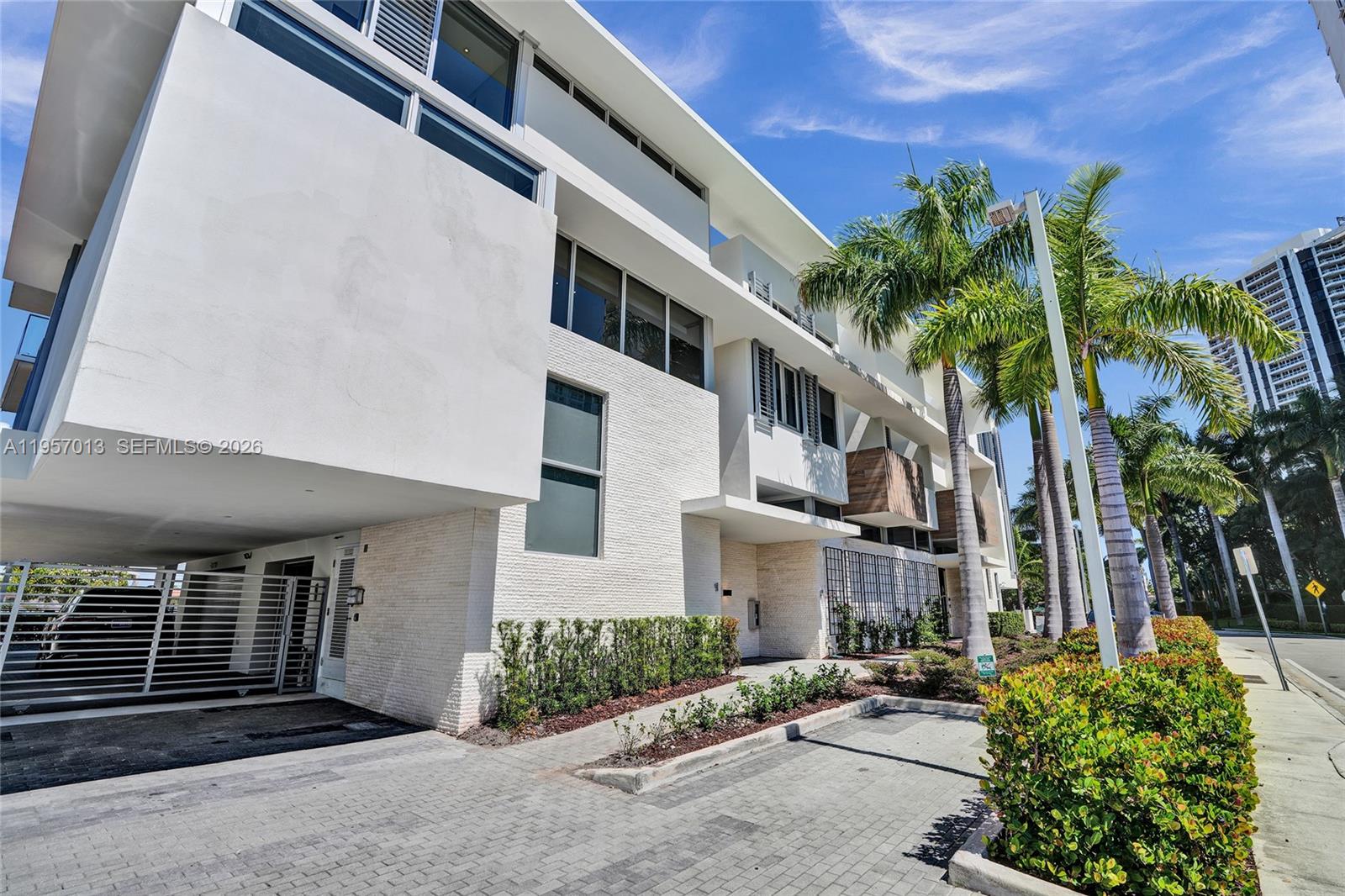 Photo of 3750 Yacht Club Dr  (3750), Aventura, Florida, 33180 - 