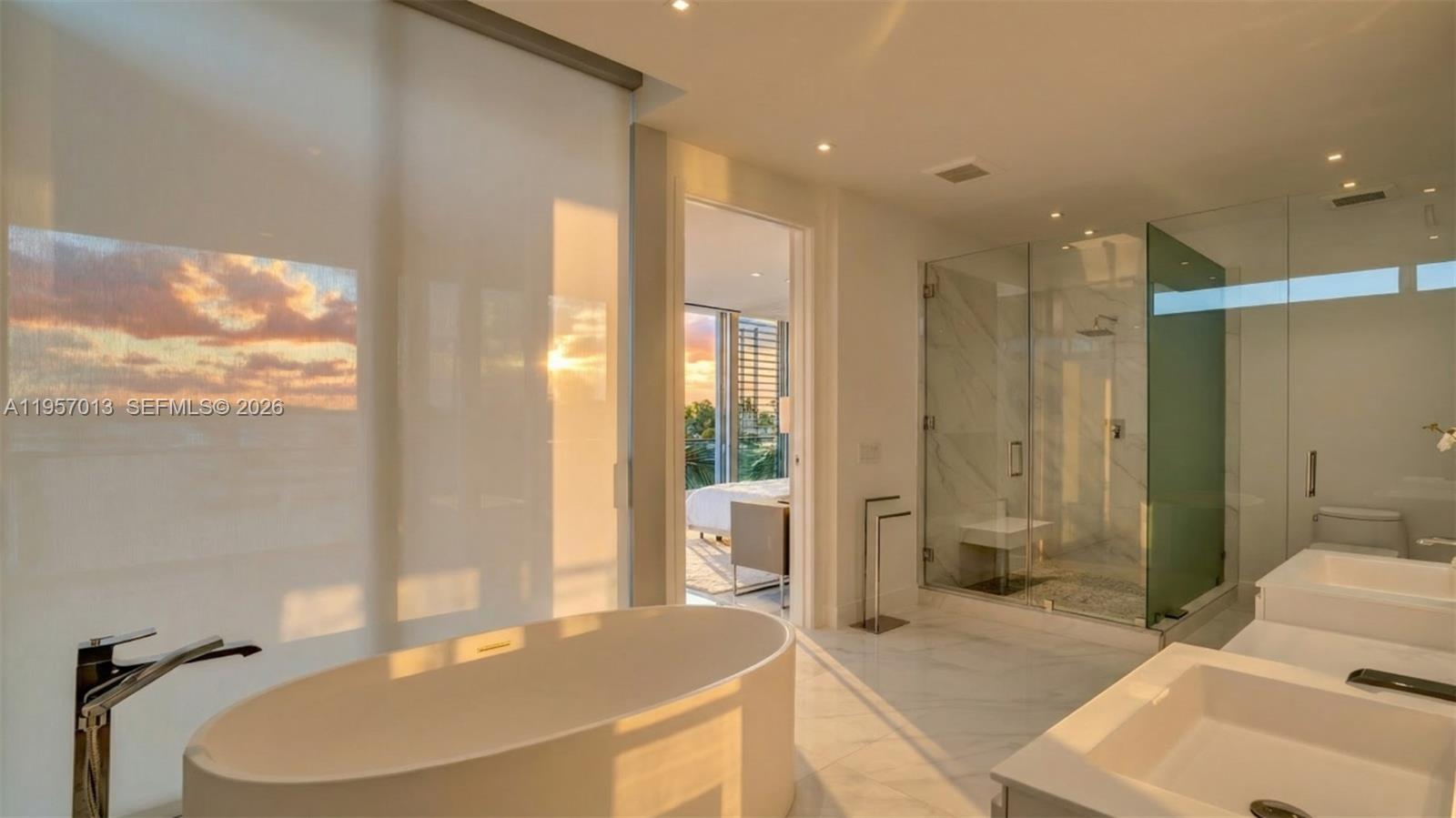 Photo of 3750 Yacht Club Dr  (3750), Aventura, Florida, 33180 - 