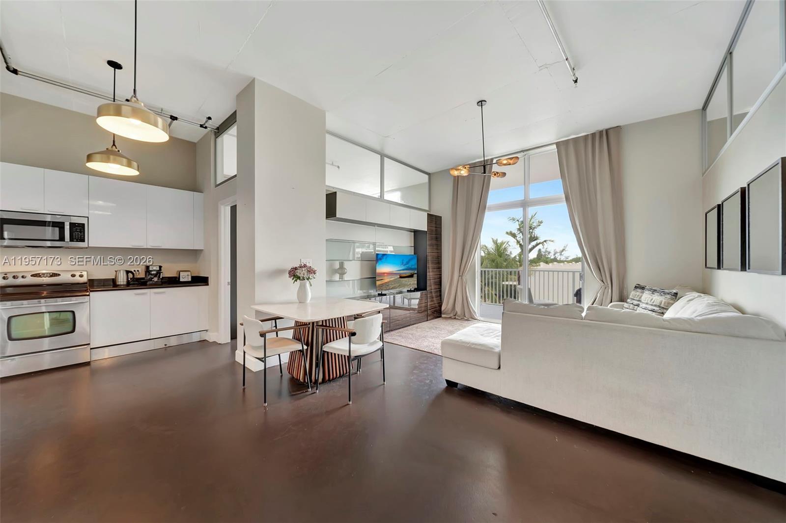 Photo of 2100 Van Buren St  #421, Hollywood, Florida, 33020 - 