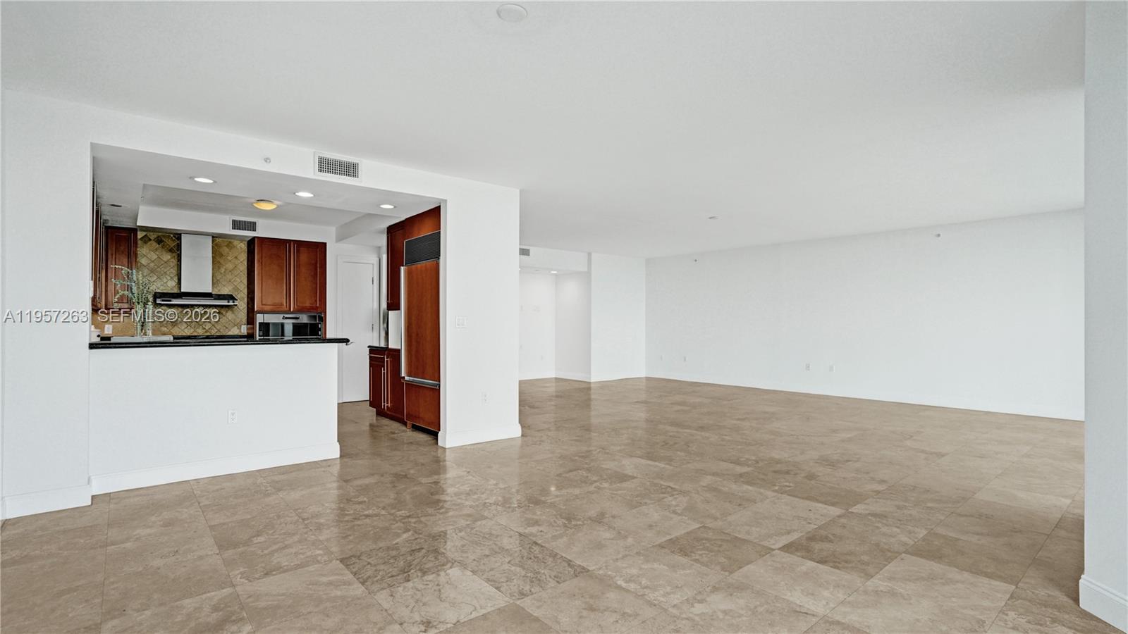 Photo of 20201 Country Club Dr  #1808, Aventura, Florida, 33180 - 