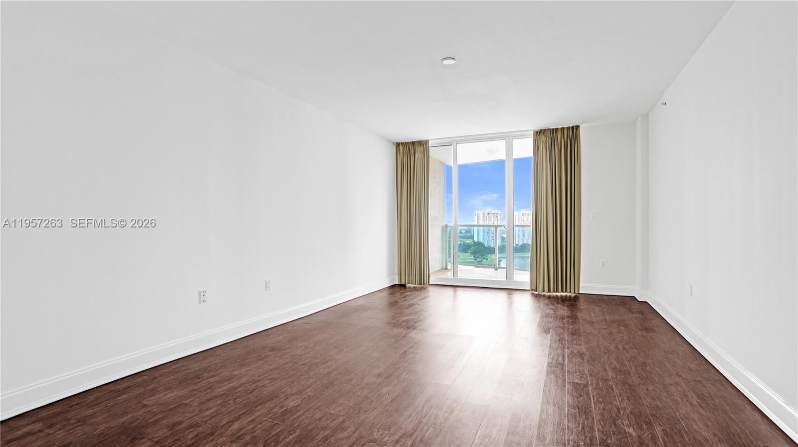 Photo of 20201 Country Club Dr  #1808, Aventura, Florida, 33180 - Master bedroom.