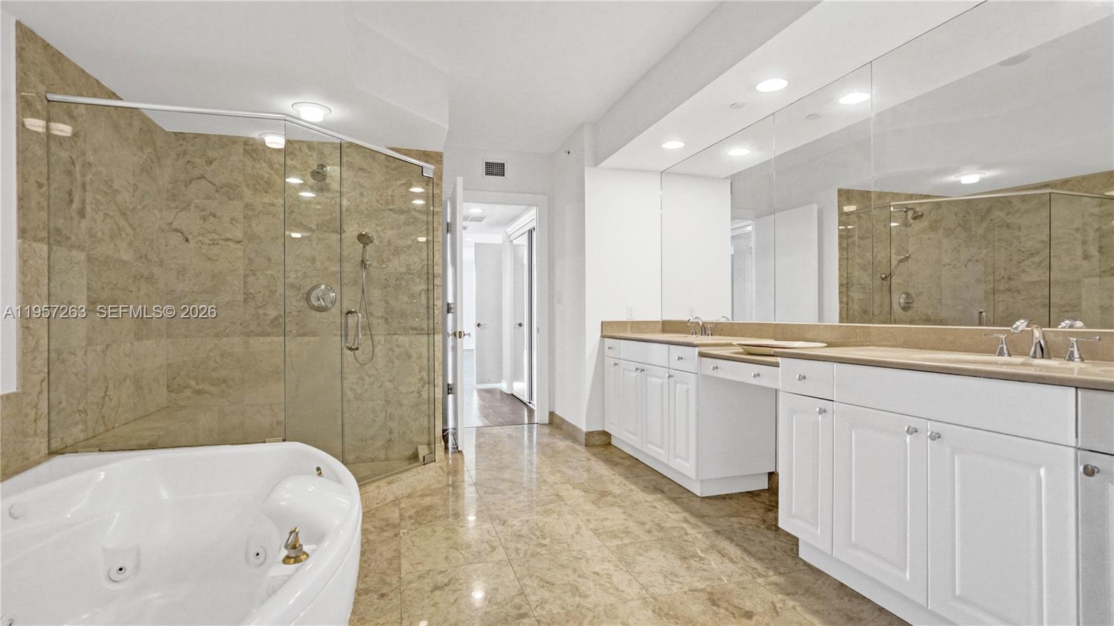 Photo of 20201 Country Club Dr  #1808, Aventura, Florida, 33180 - Master bathroom.