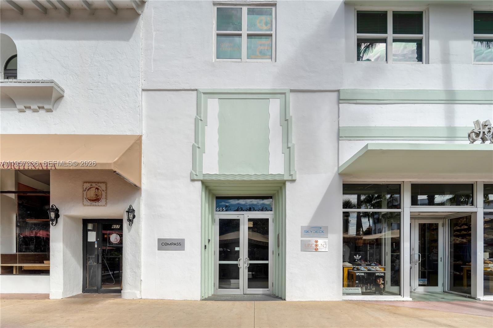 PH  /   кв.футов $ 2026-02-02 0 Фото