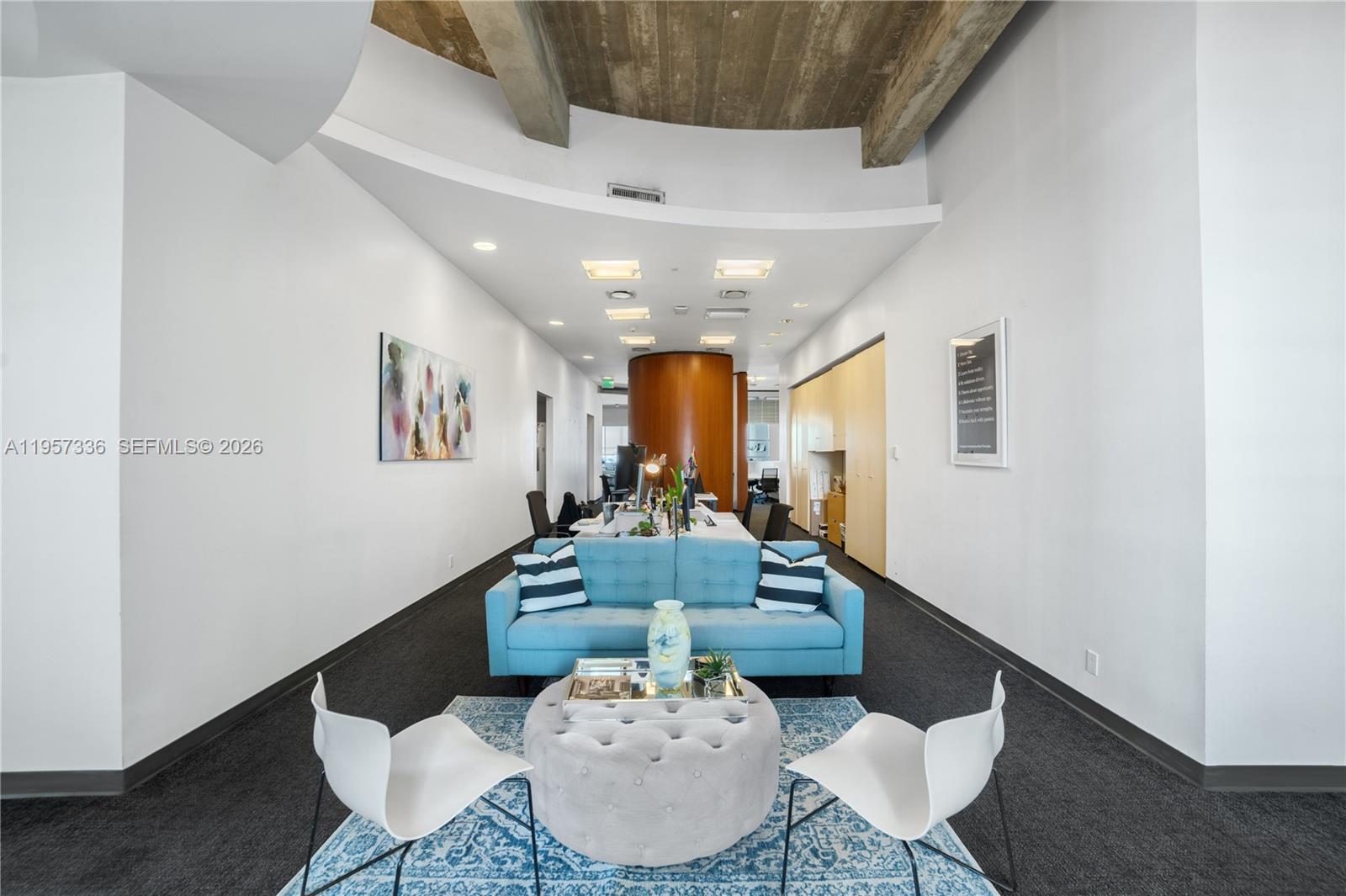 PH  /   кв.футов $ 2026-02-02 0 Фото