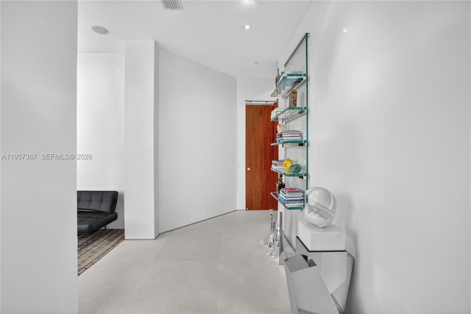 PH-1 5 / 5 4930 sq. ft. $ 2026-02-02 0 Photo