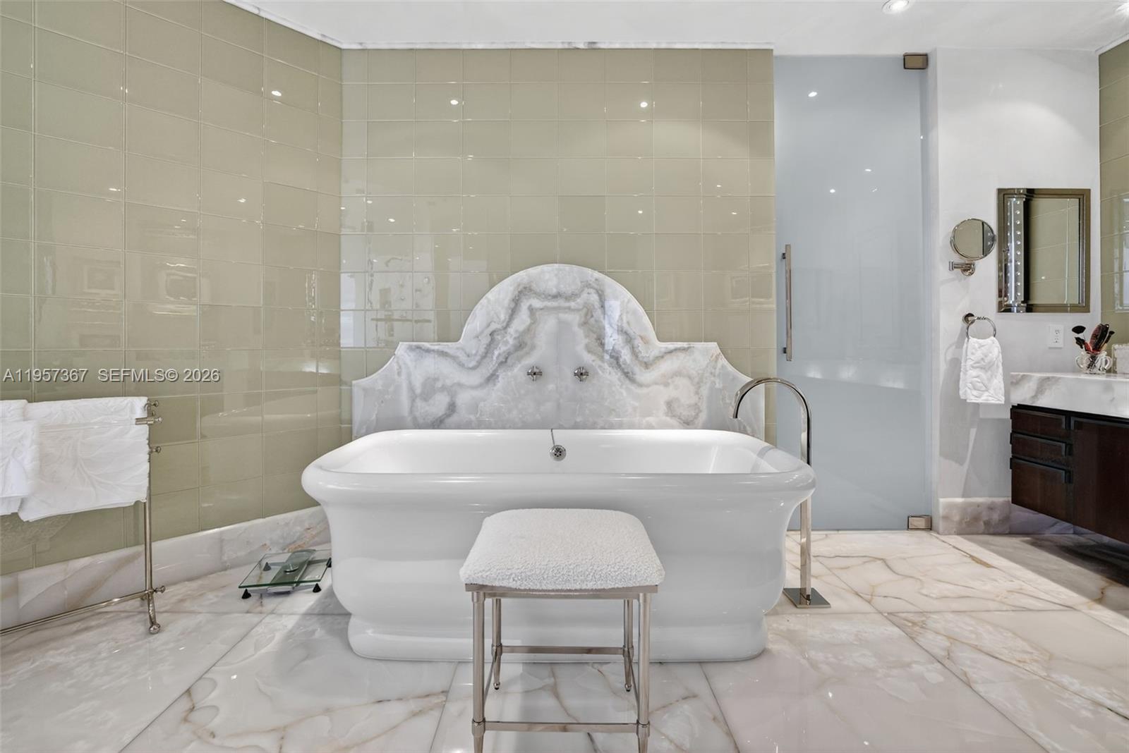 PH-1 5 / 5 4930 sq. ft. $ 2026-02-02 0 Photo