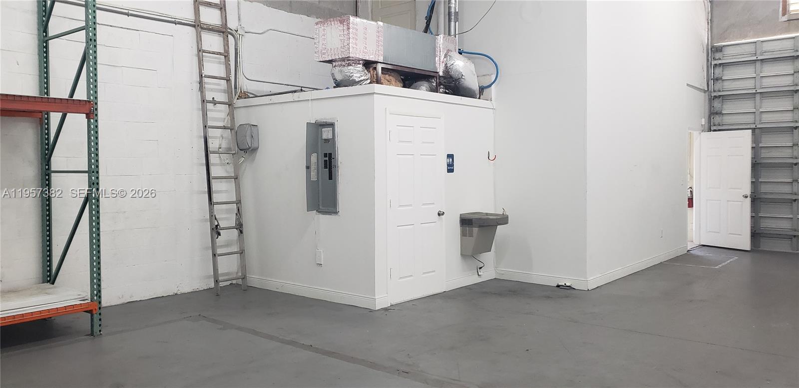 4  /   sq. ft. $ 2026-02-02 0 Photo