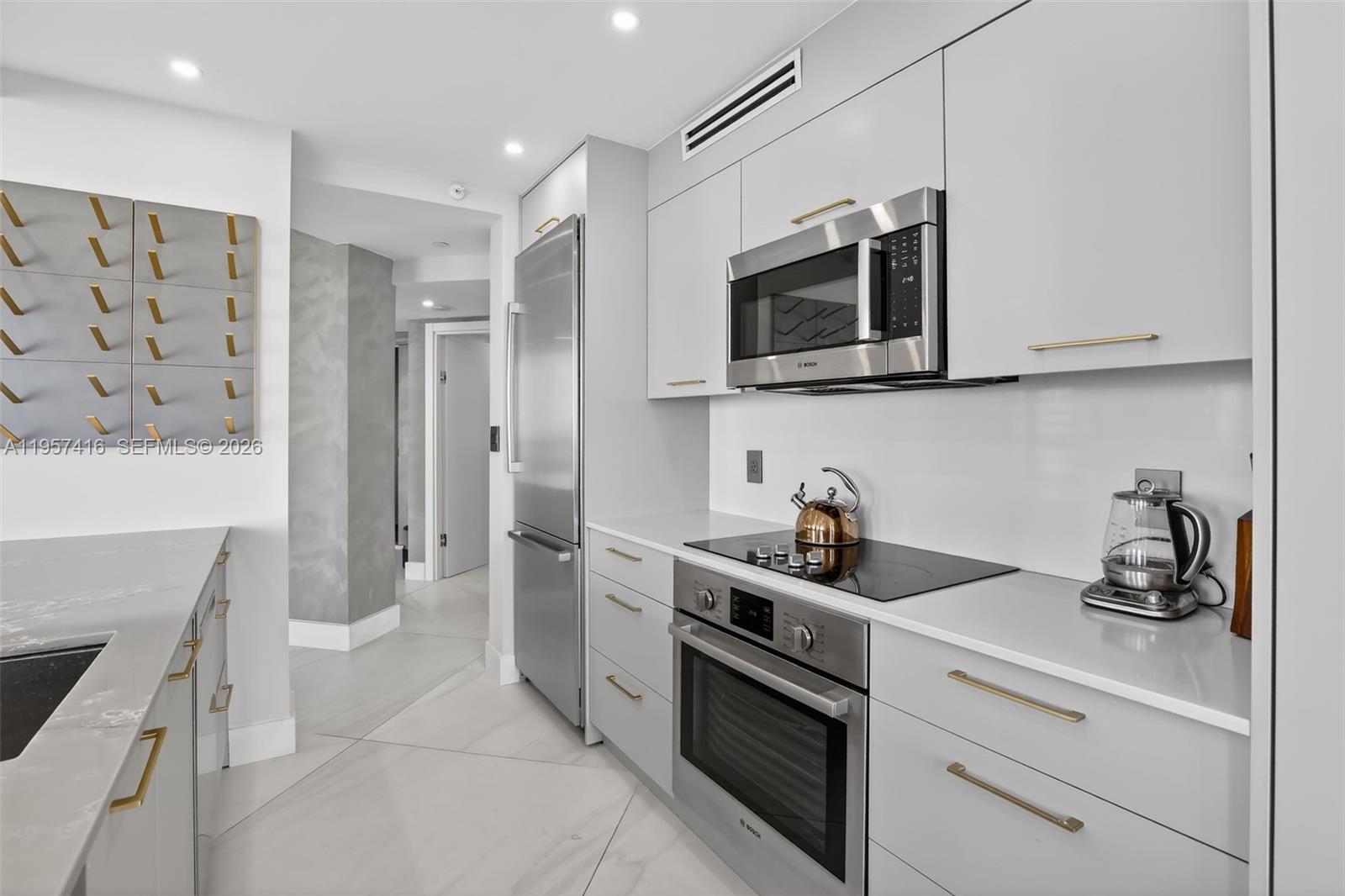 1009 3 / 3 1930 sq. ft. $ 2026-02-02 0 Photo