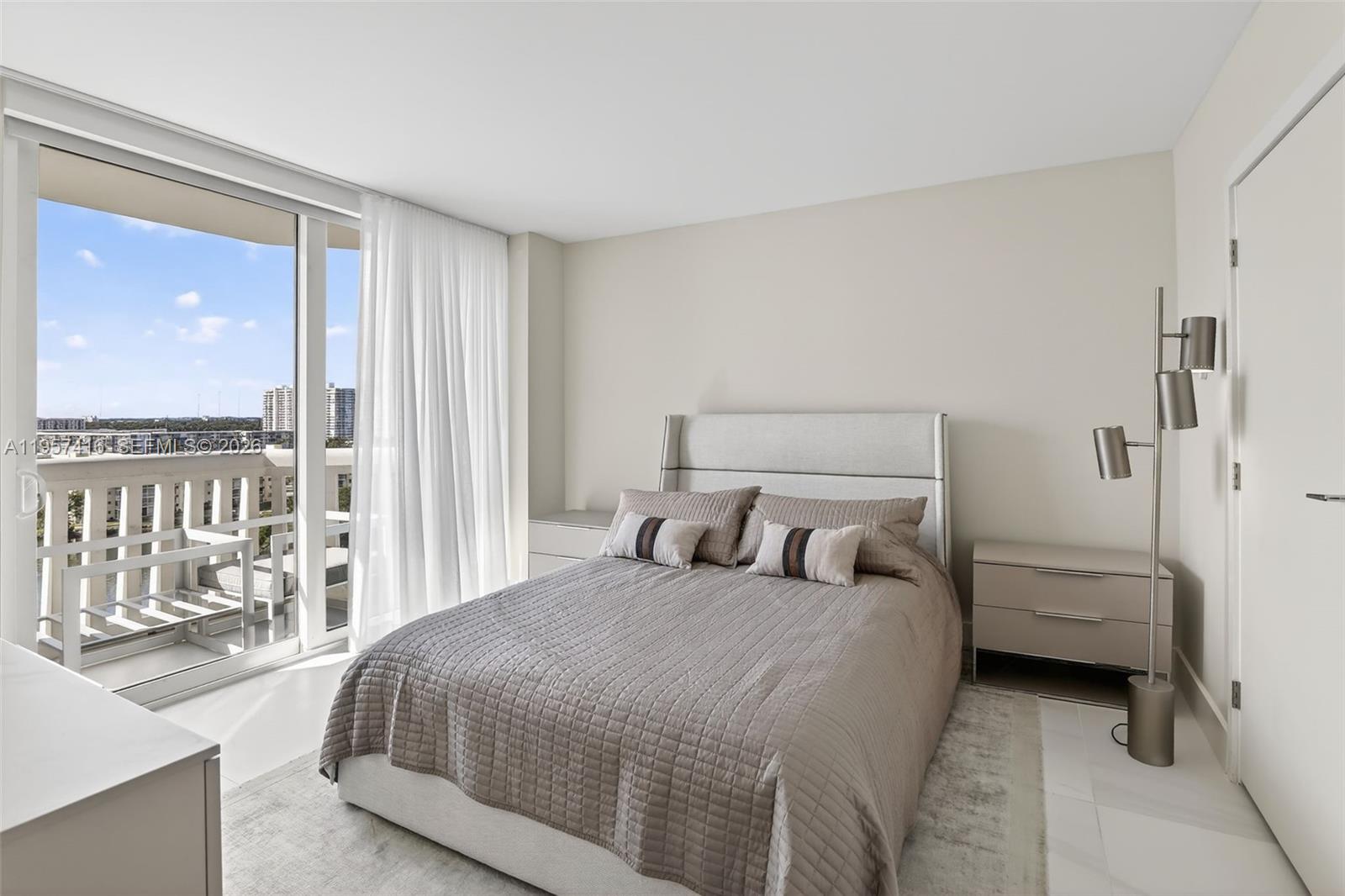 1009 3 / 3 1930 sq. ft. $ 2026-02-02 0 Photo