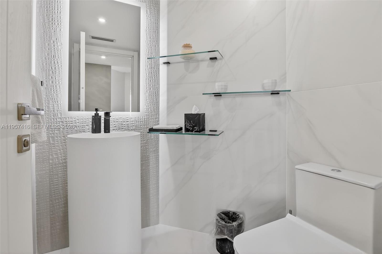 1009 3 / 3 1930 sq. ft. $ 2026-02-02 0 Photo