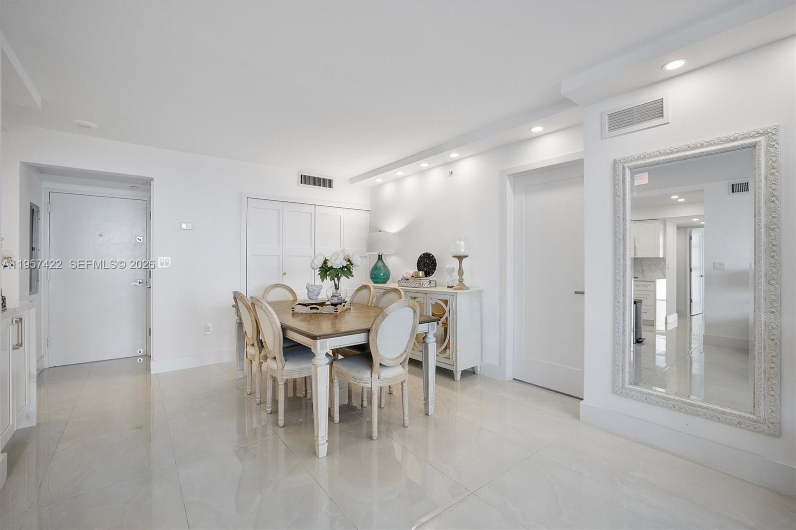 Photo of 20515 Country Club Dr  #1747, Aventura, Florida, 33180 - 