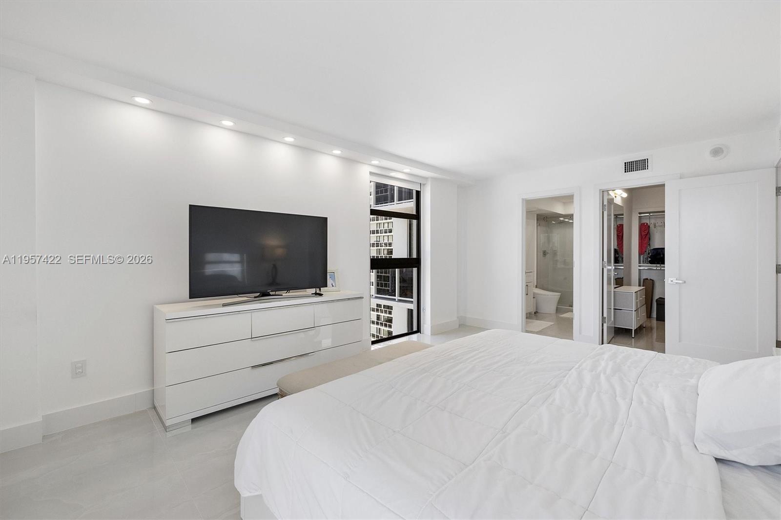 Photo of 20515 Country Club Dr  #1747, Aventura, Florida, 33180 - 