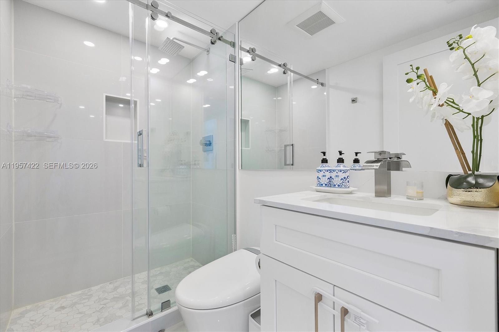Photo of 20515 Country Club Dr  #1747, Aventura, Florida, 33180 - 