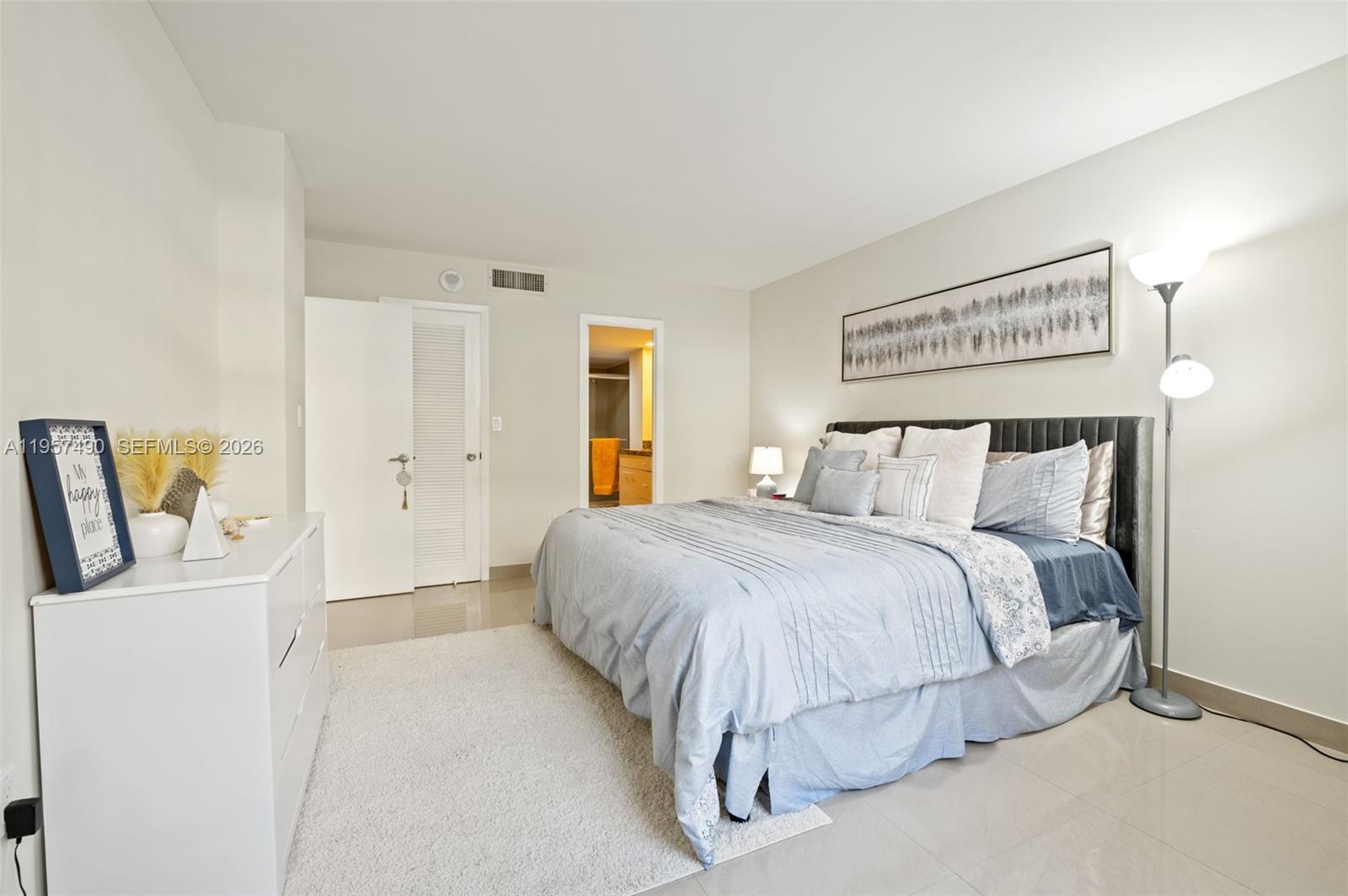 Photo of 1833 Ocean Dr  #809, Hallandale Beach, Florida, 33009 - 