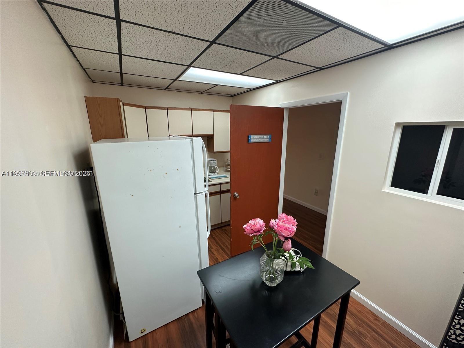 H18  /   sq. ft. $ 2026-02-02 0 Photo