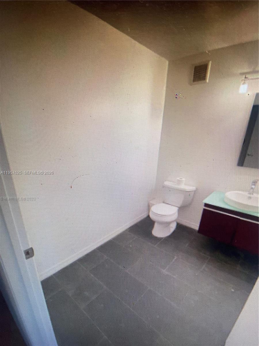 4  /   sq. ft. $ 2026-02-03 0 Photo