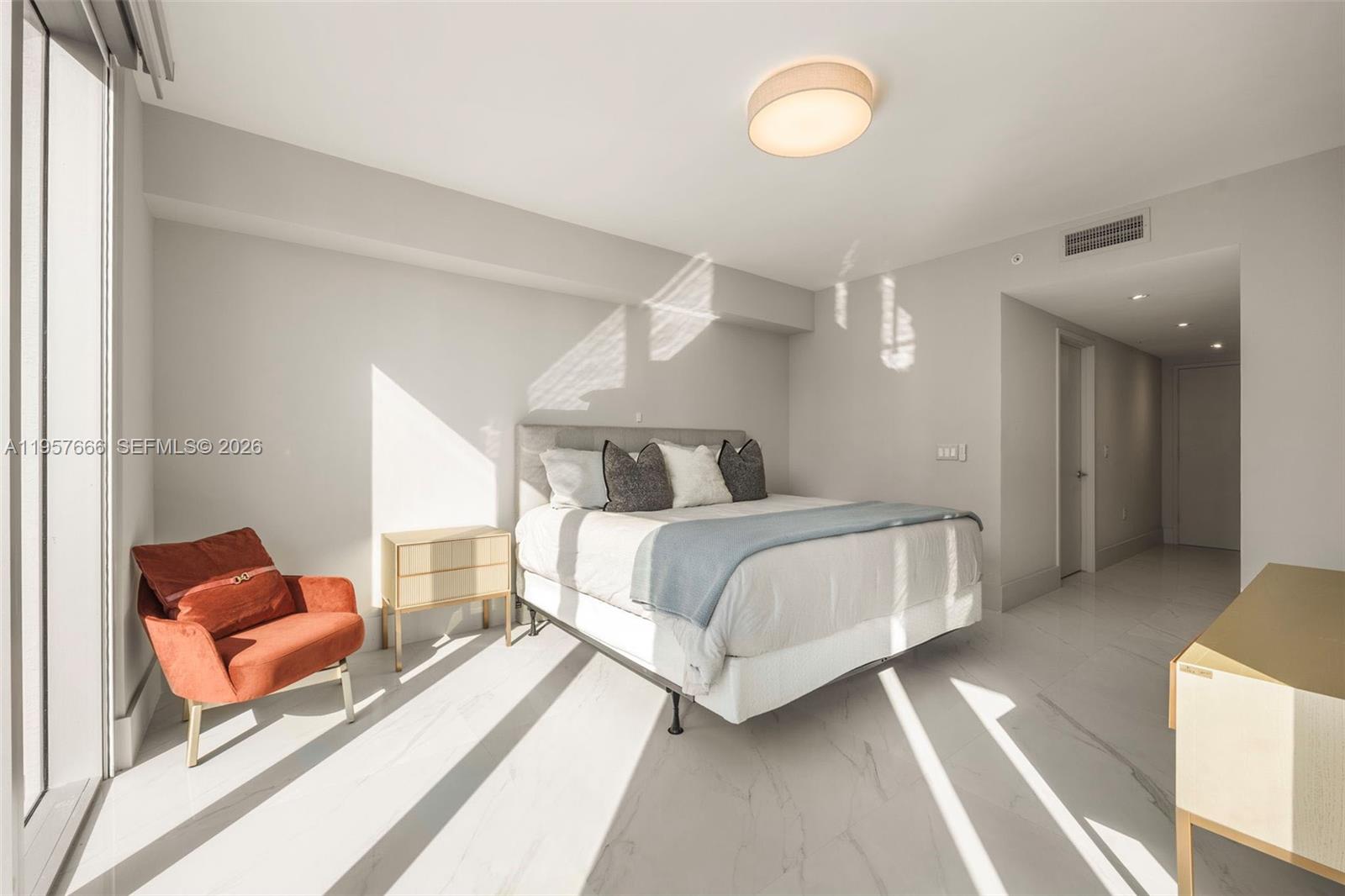 See details 4-2202 3 / 4 1892 sq. ft. $ 2026-02-03 0 Photo