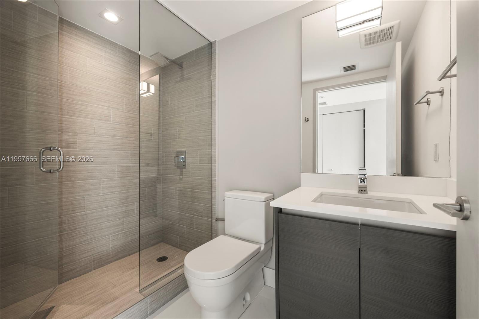 See details 4-2202 3 / 4 1892 sq. ft. $ 2026-02-03 0 Photo