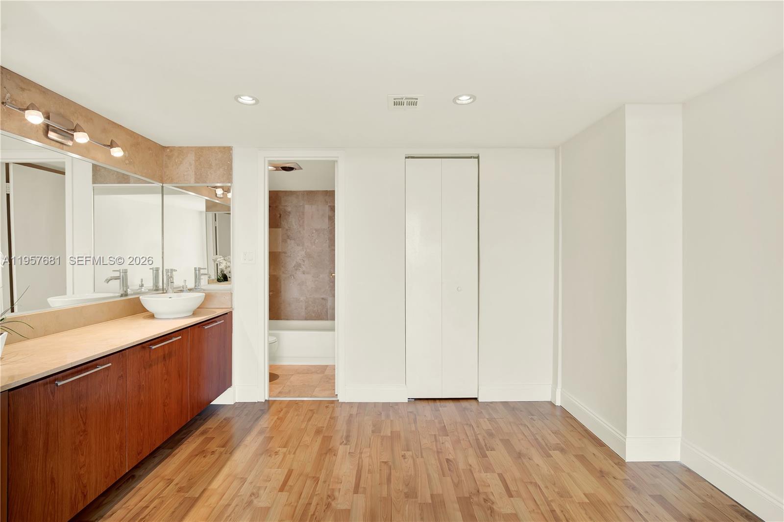 1222 2 / 2 1357 sq. ft. $ 2026-02-03 0 foto