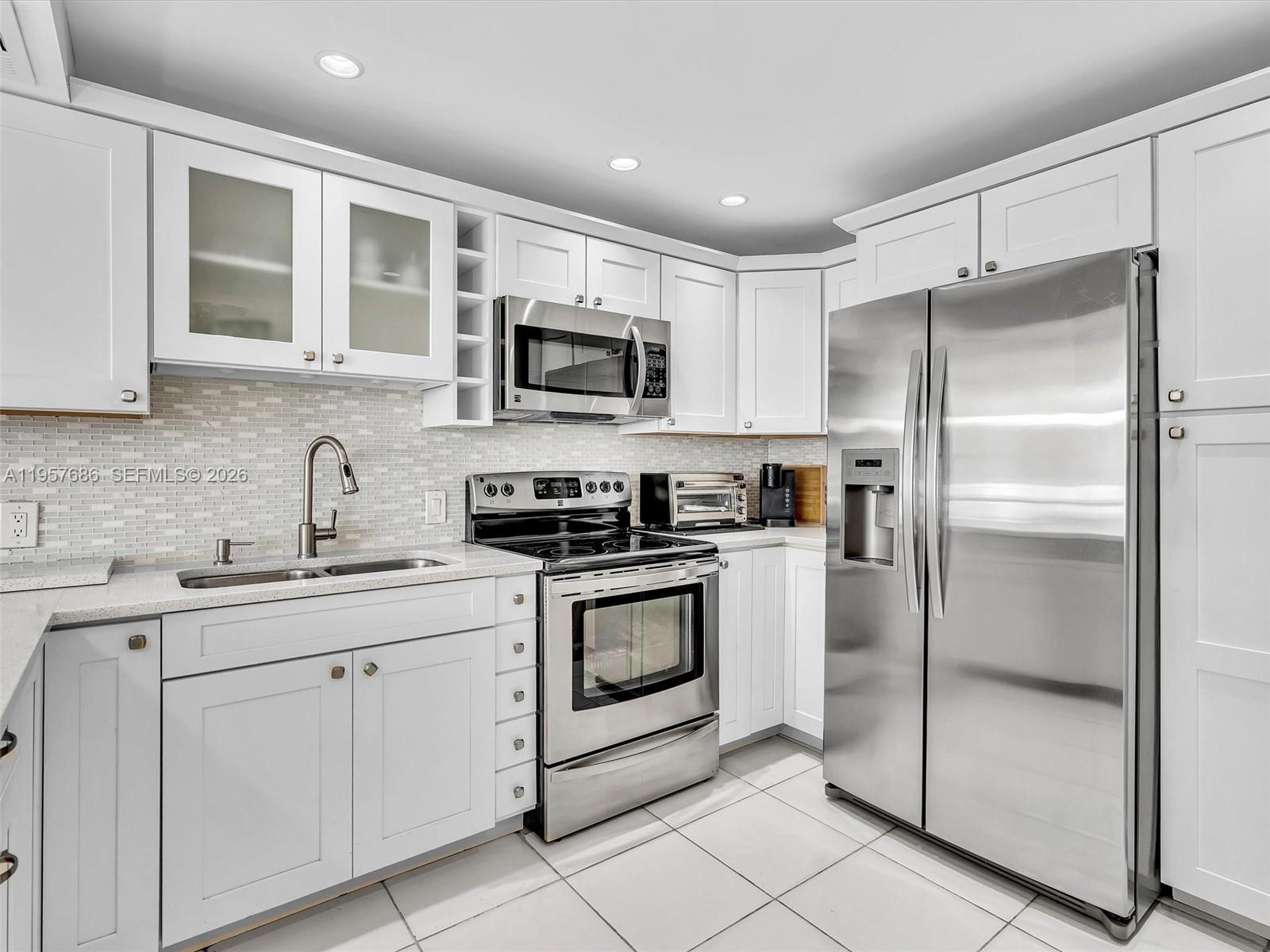 Photo of 3675 Country Club Dr  #609, Aventura, Florida, 33180 - 