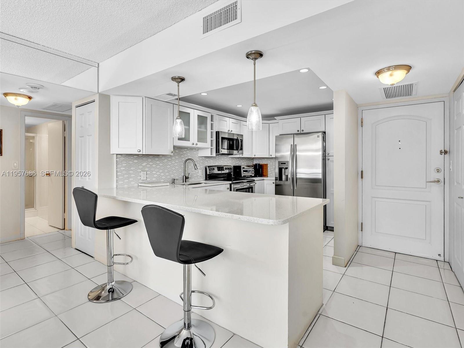 Photo of 3675 Country Club Dr  #609, Aventura, Florida, 33180 - 