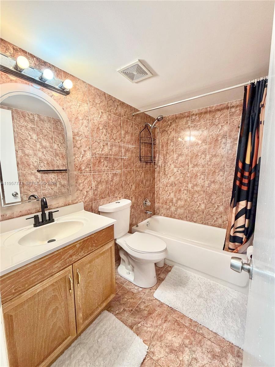 Photo of 2203 7th St  #14, Hallandale Beach, Florida, 33009 - 