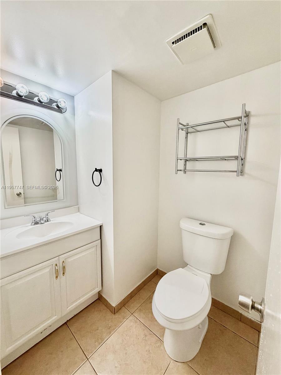 Photo of 2203 7th St  #14, Hallandale Beach, Florida, 33009 - 