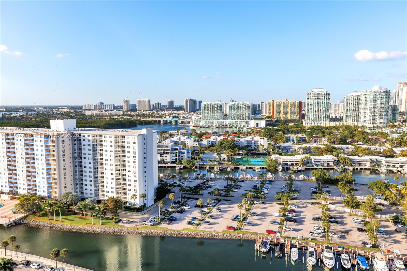 Подробнее PH-06 3 / 3 1570 кв.футов $ 2026-02-03 0 Фото