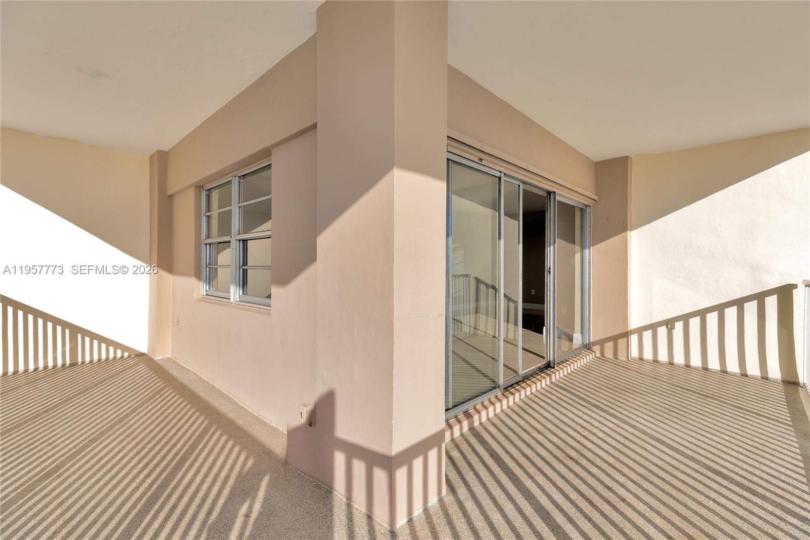 Подробнее PH-06 3 / 3 1570 кв.футов $ 2026-02-03 0 Фото