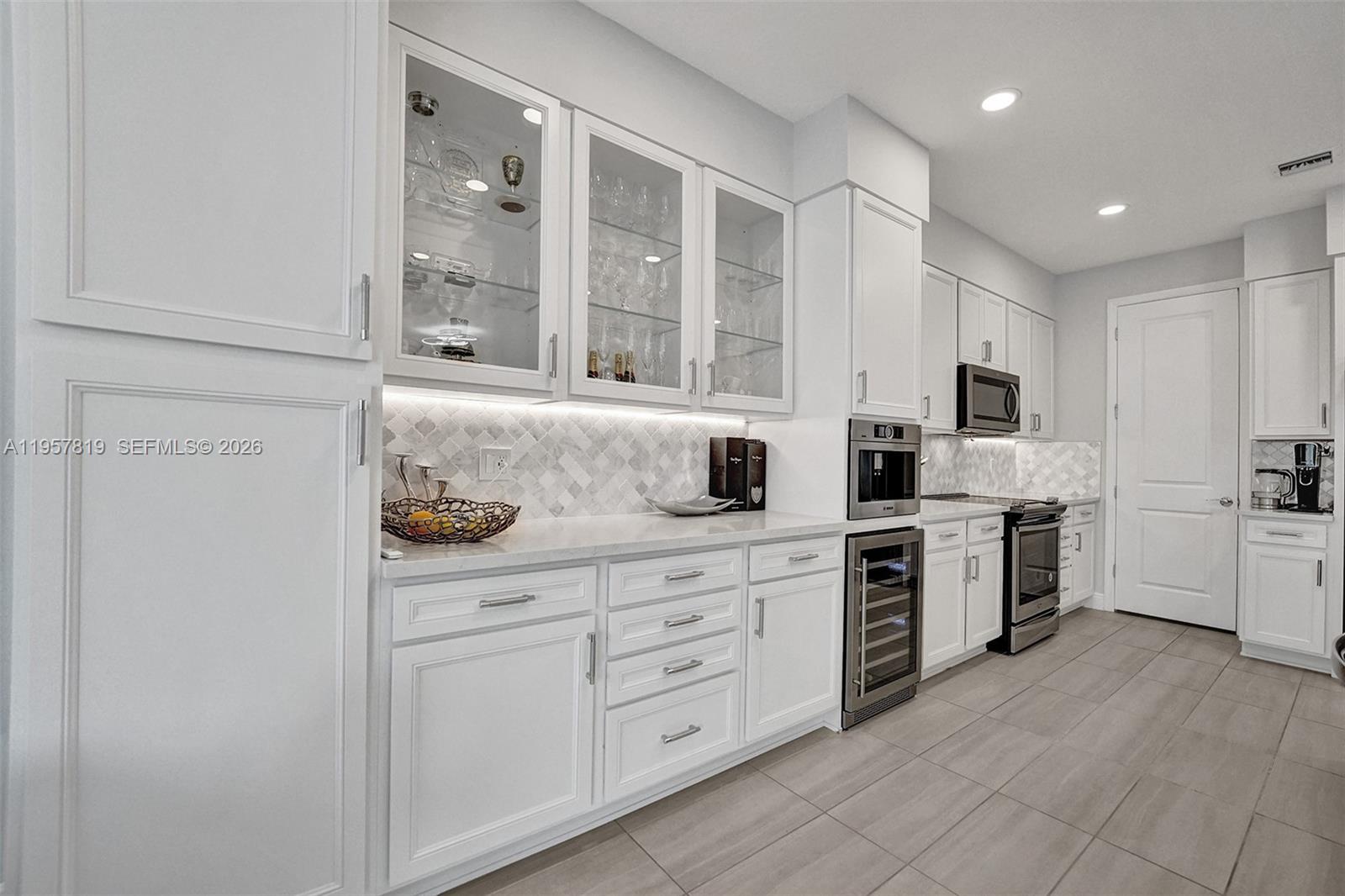 1033 3 / 3 2104 кв.футов $ 2026-02-03 0 Фото