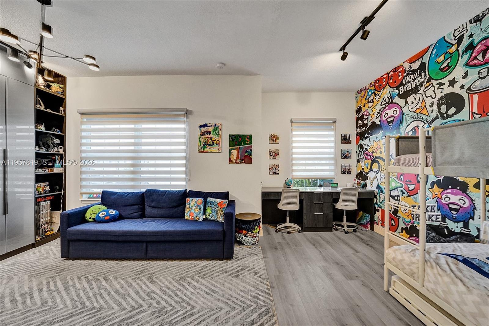 1033 3 / 3 2104 кв.футов $ 2026-02-03 0 Фото