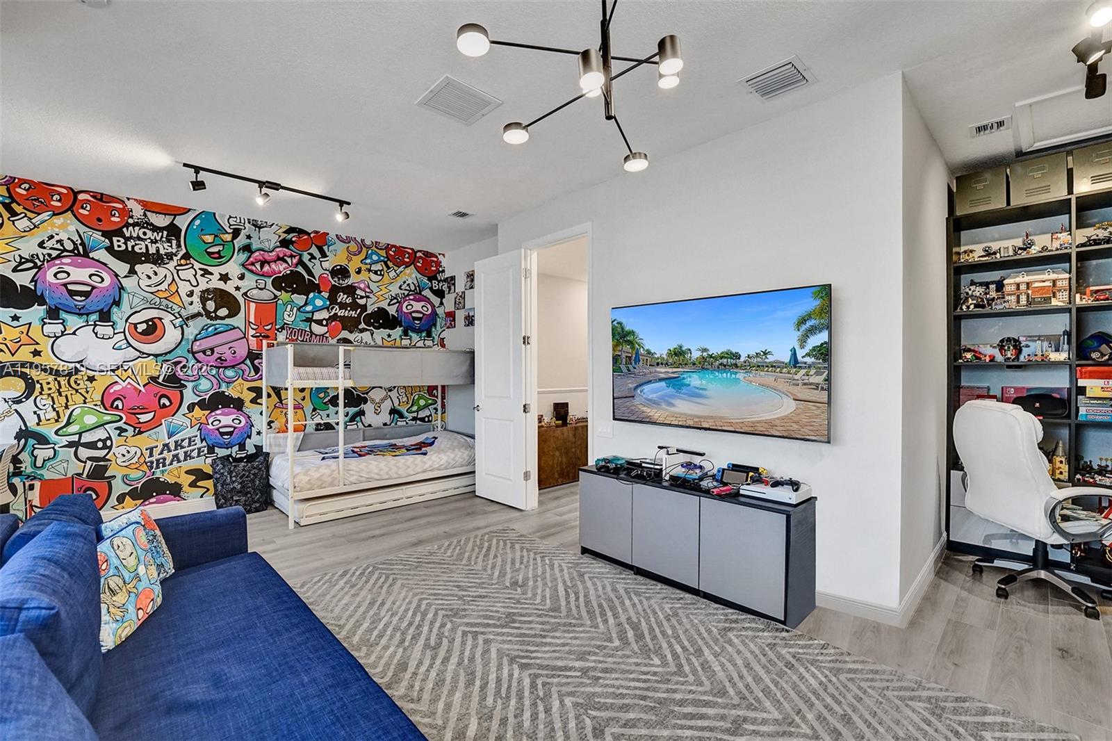 1033 3 / 3 2104 кв.футов $ 2026-02-03 0 Фото