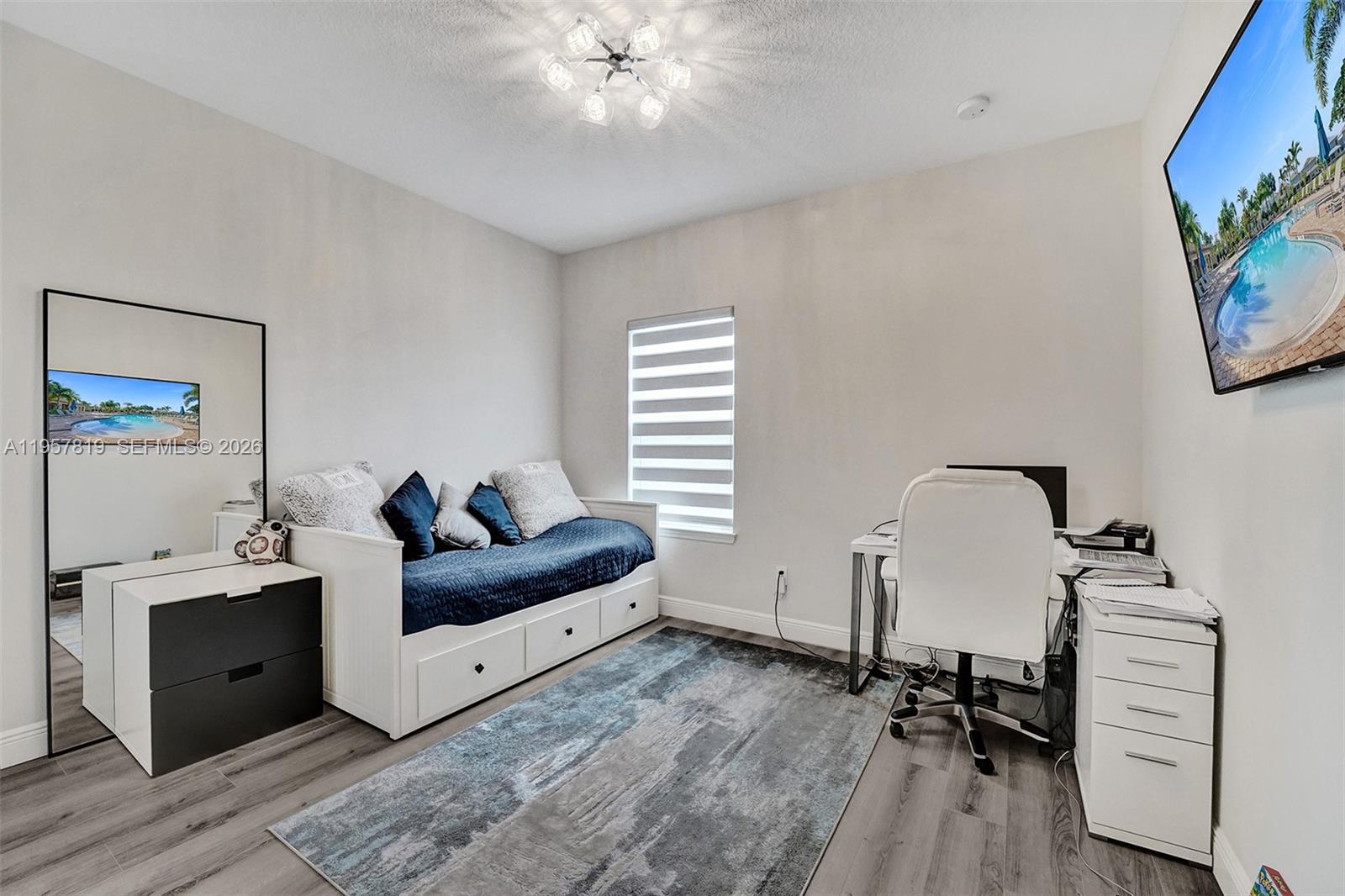 1033 3 / 3 2104 кв.футов $ 2026-02-03 0 Фото