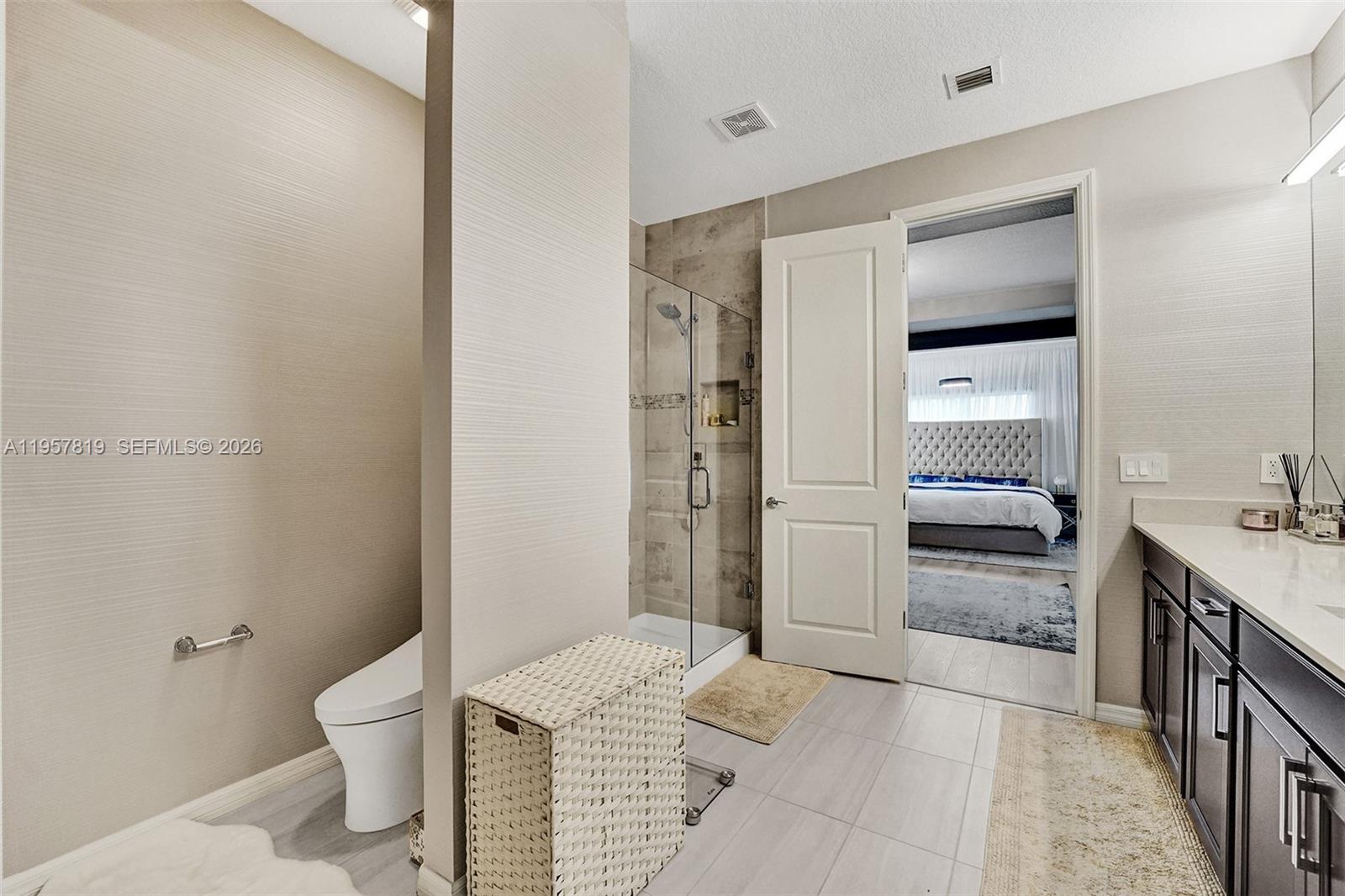 1033 3 / 3 2104 кв.футов $ 2026-02-03 0 Фото