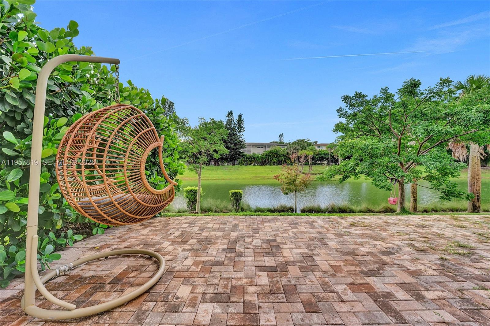 1033 3 / 3 2104 кв.футов $ 2026-02-03 0 Фото