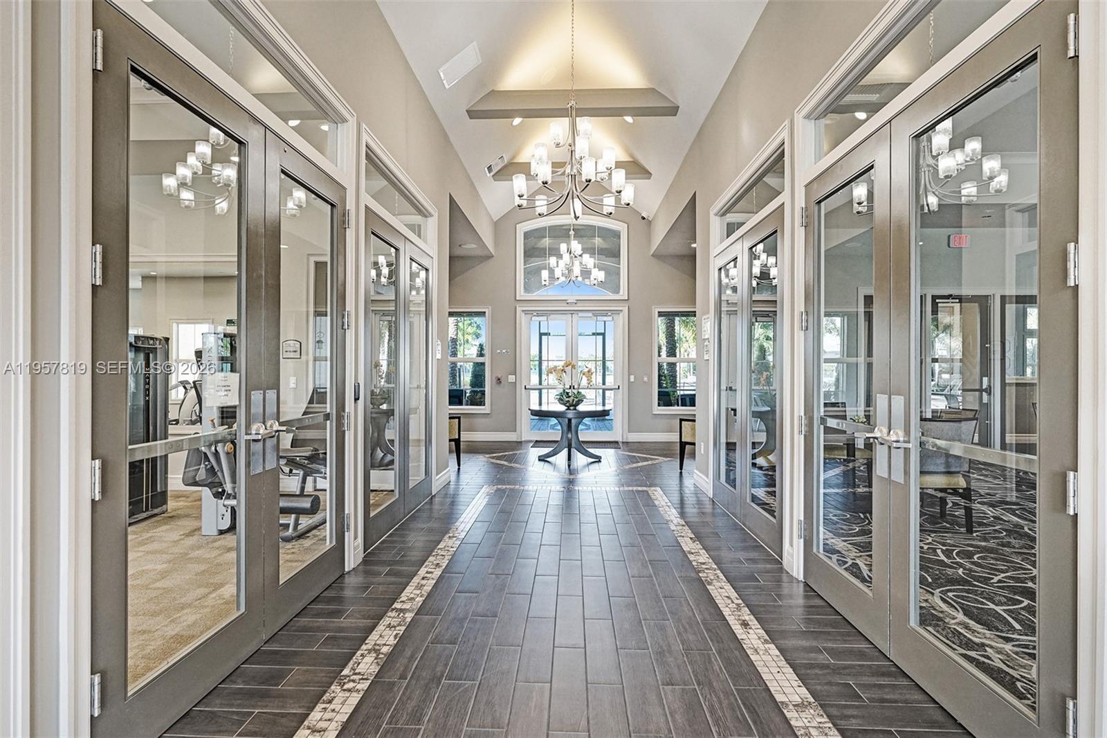 1033 3 / 3 2104 кв.футов $ 2026-02-03 0 Фото