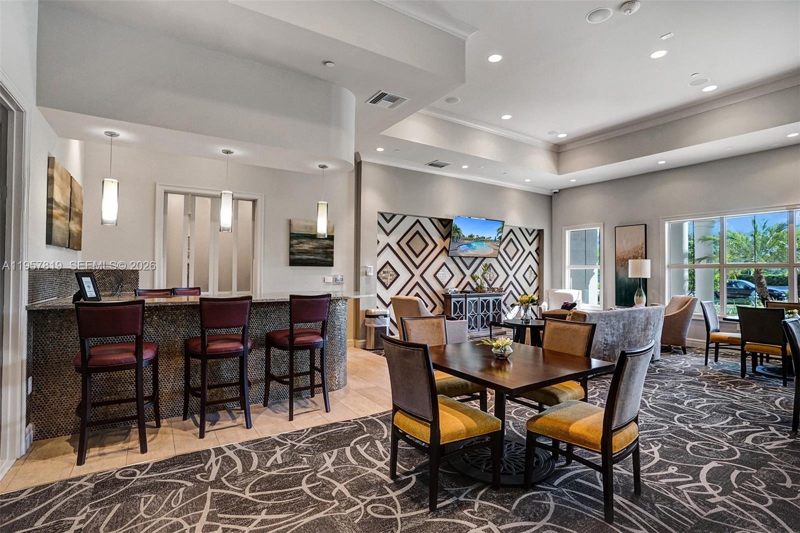 1033 3 / 3 2104 кв.футов $ 2026-02-03 0 Фото