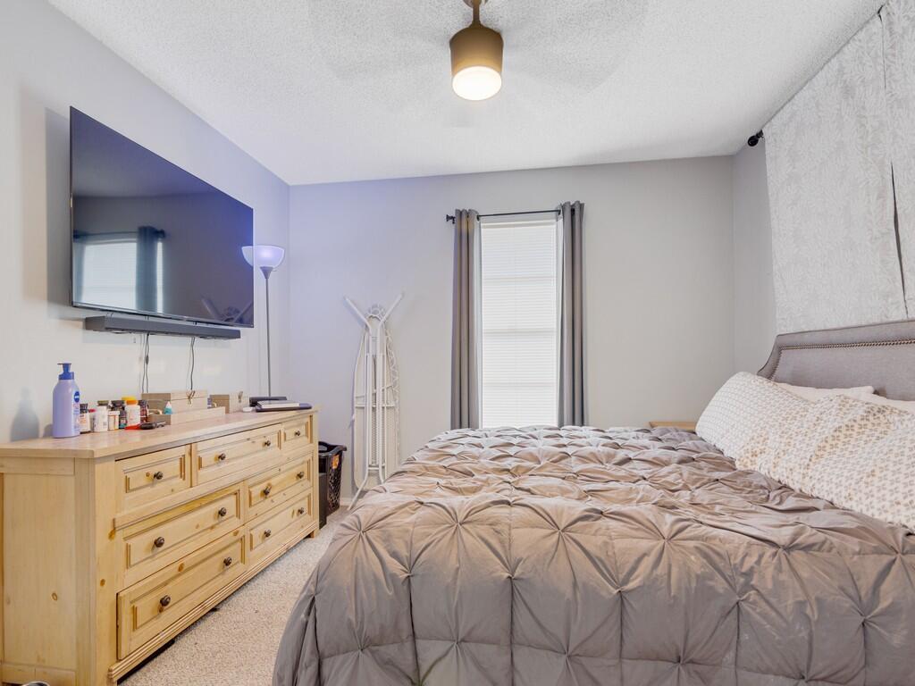 Ver detalles 542 3 / 2 1160 sq. ft. $ 2026-06-14 0 foto