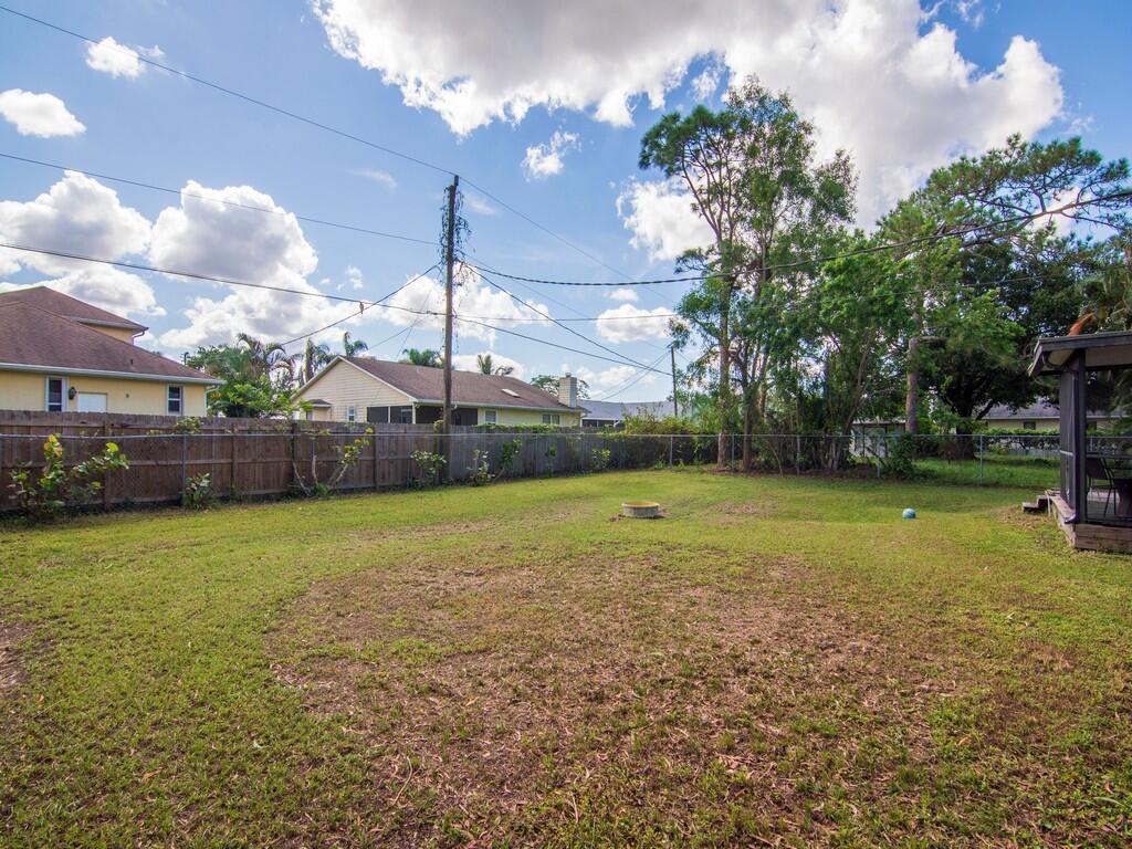 Ver detalles 542 3 / 2 1160 sq. ft. $ 2026-06-14 0 foto
