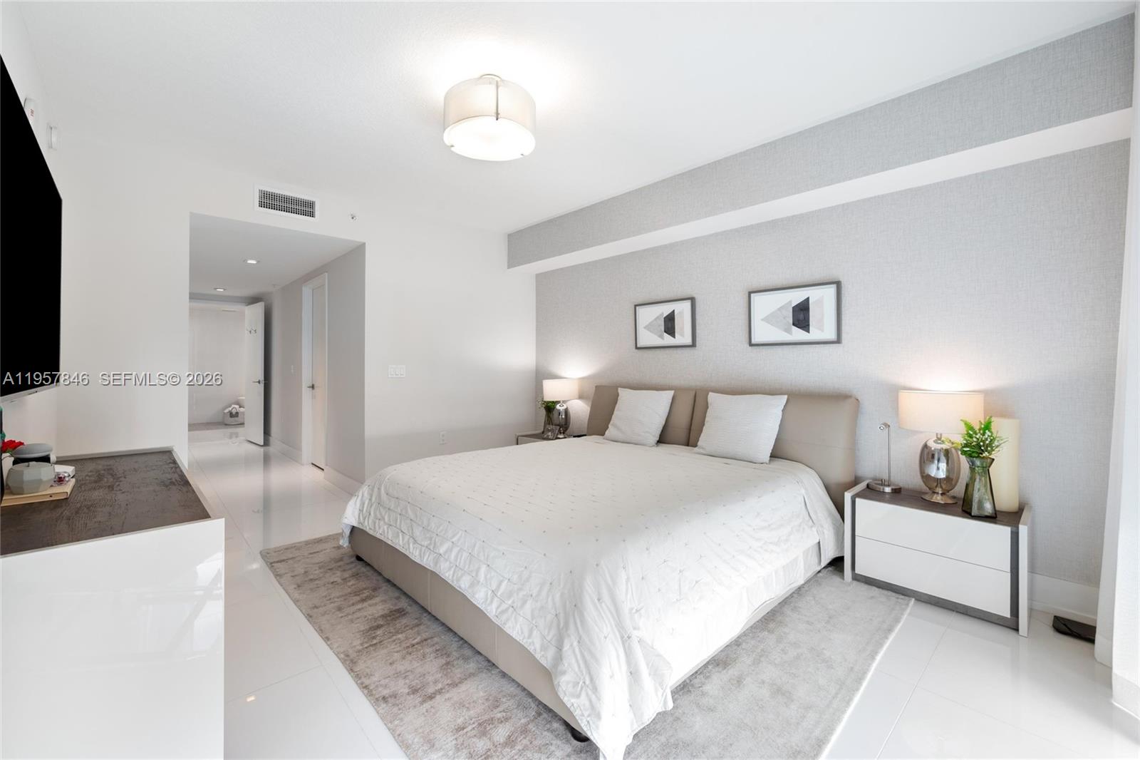 See details 4-1501 3 / 4 1892 sq. ft. $ 2026-02-03 0 Photo