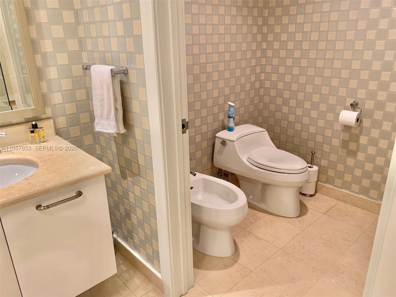 Photo of 3101 Ocean Dr  #1701, Hollywood, Florida, 33019 - 